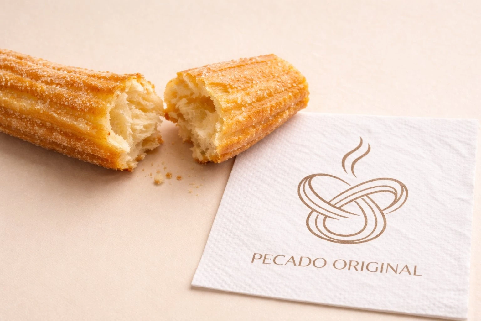 Primer plano de churros crujientes y tiernos por dentro hechos a mano